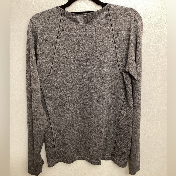 Nike Dri Fit Womens Knit Running Shirt Long Sleeves  EUC - Picture 2 of 10